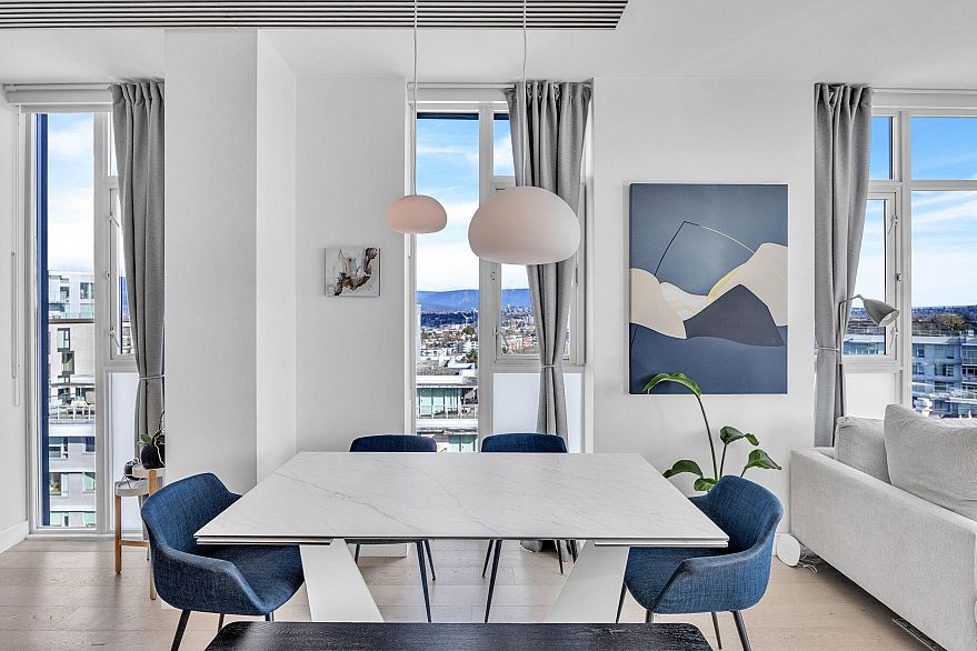 1205 2770 Sophia Street