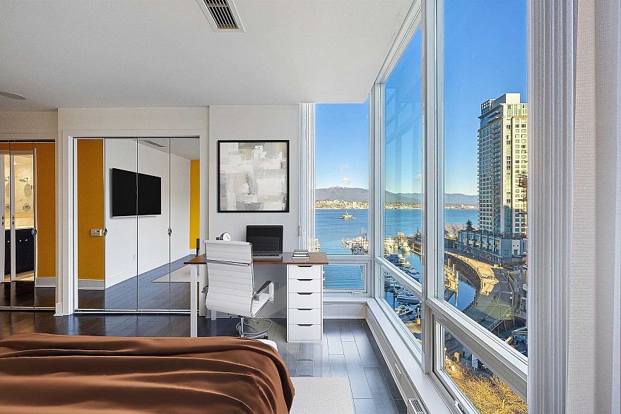 1002 499 Broughton Street