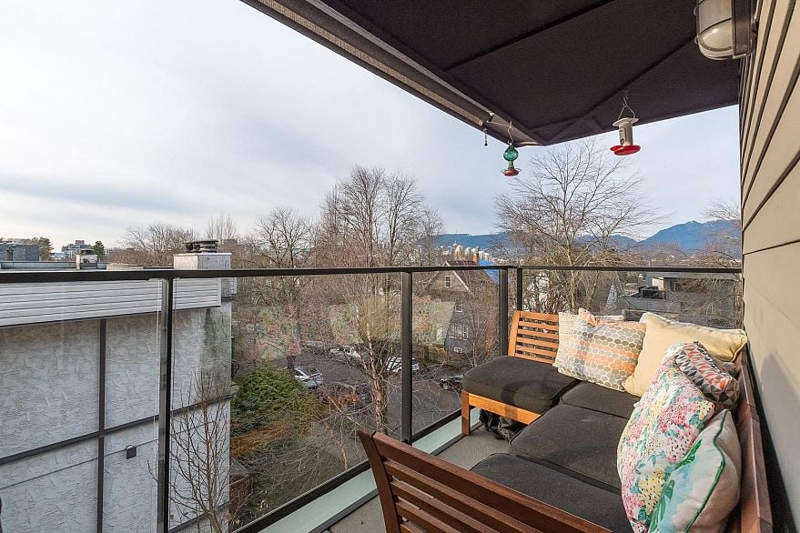 PH1 562 E 7th Avenue