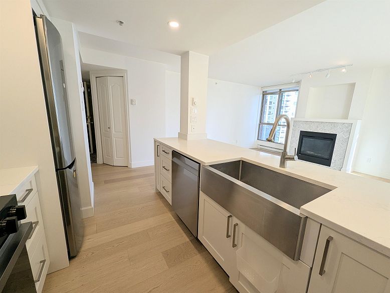 1903 867 Hamilton Street