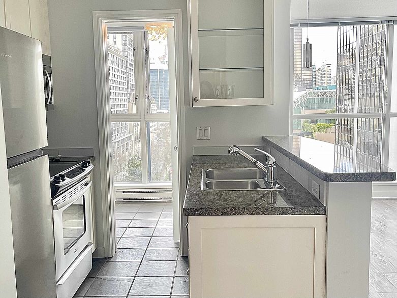 1402 1068 Hornby Street