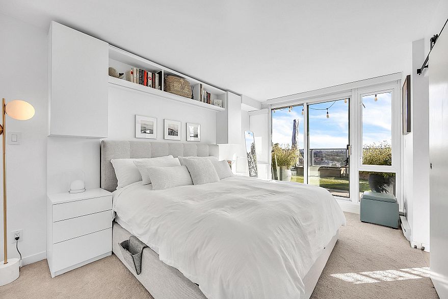 1205 2770 Sophia Street