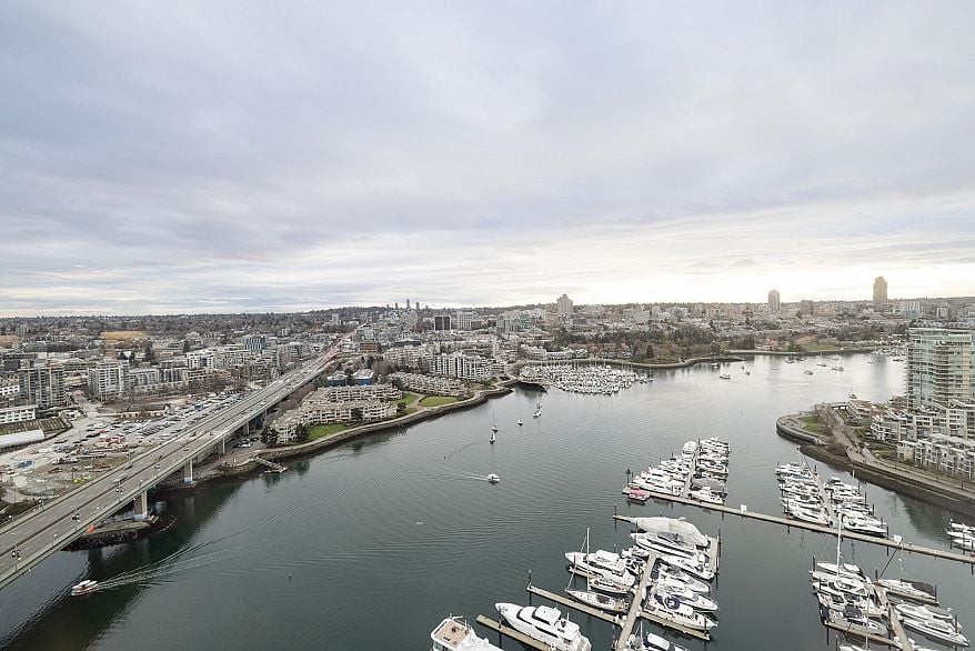 3706 1033 Marinaside Crescent