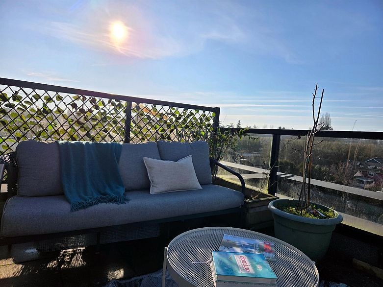 PH20 2150 E Hastings Street