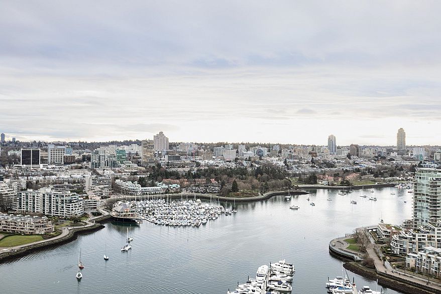 3706 1033 Marinaside Crescent