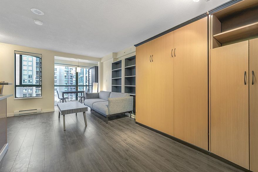 2010 939 Homer Street