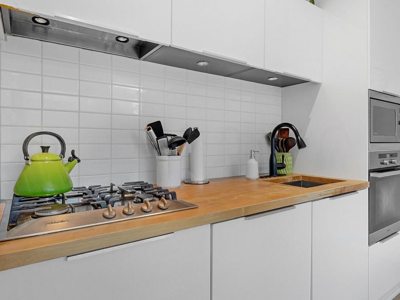 305 123 W 1st Avenue