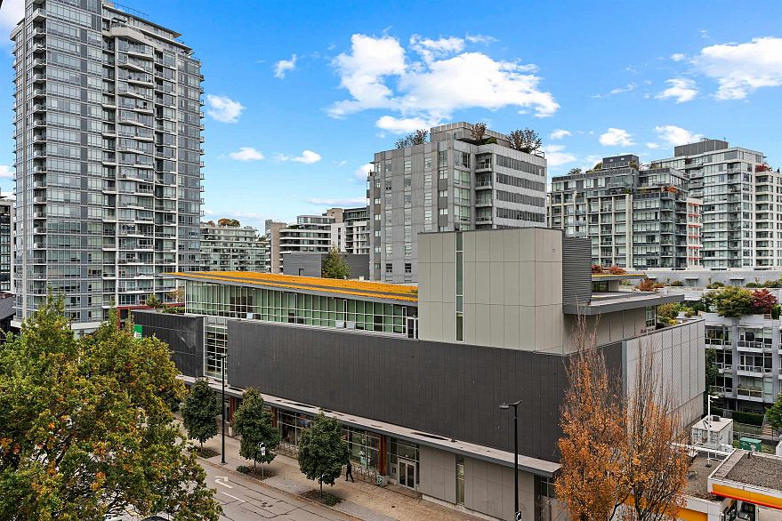 604 180 E 2nd Avenue