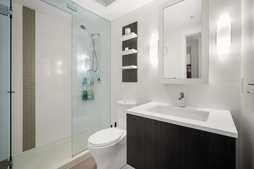 1702 1775 Quebec Street