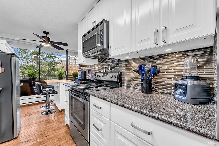 501 1725 Pendrell Street