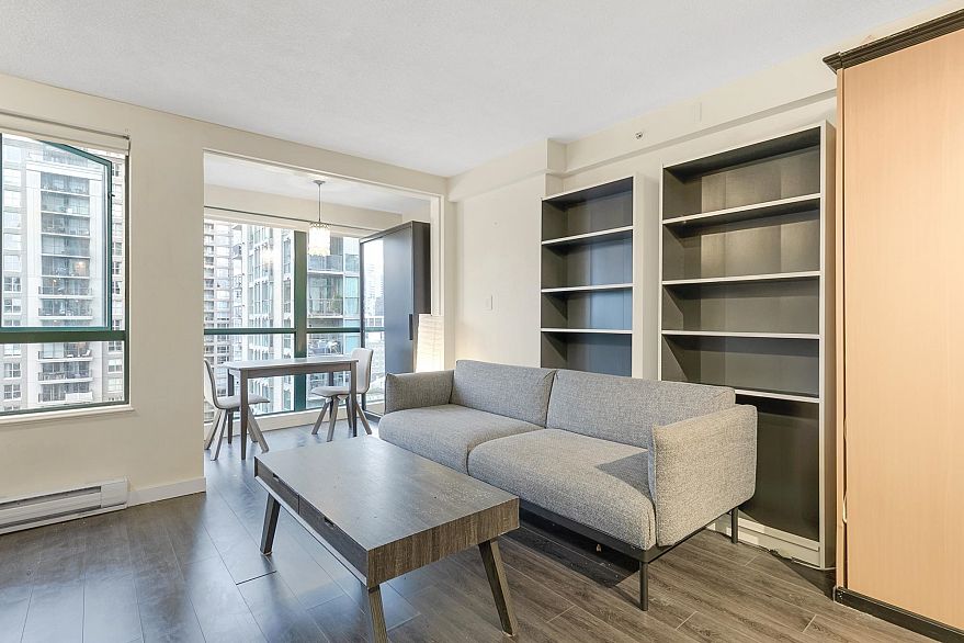 2010 939 Homer Street