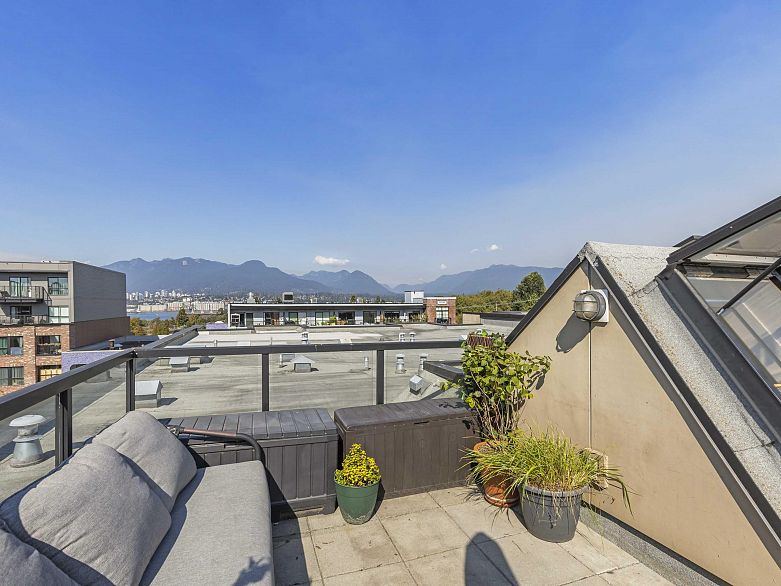 PH20 2150 E Hastings Street