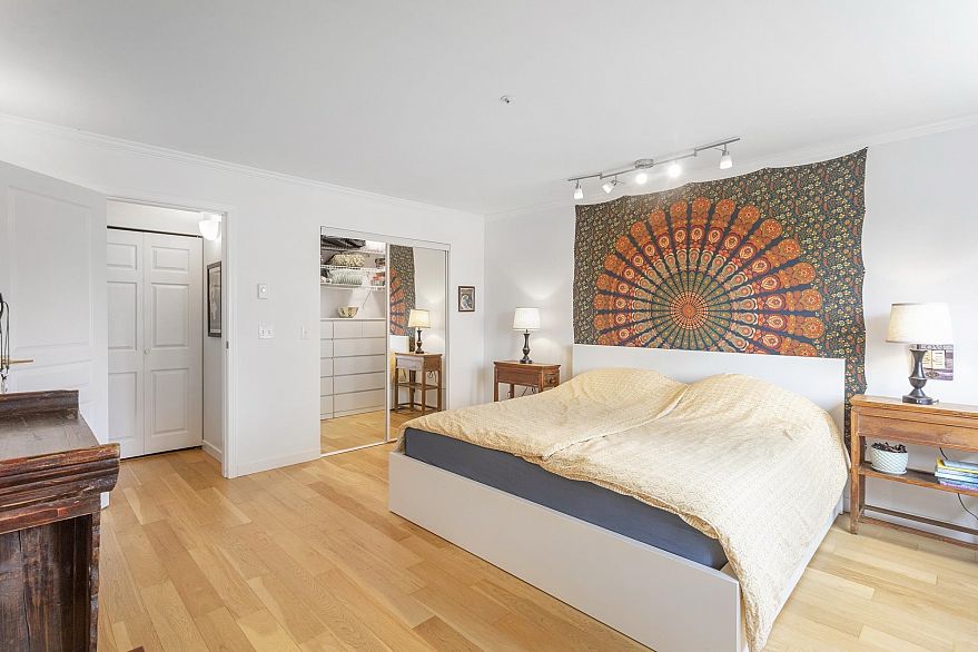 402 4688 W 10th Avenue