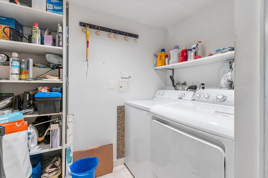 704 990 Beach Avenue