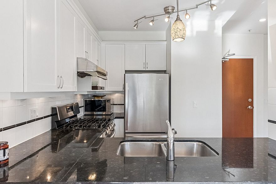 102 3028 W 41st Avenue