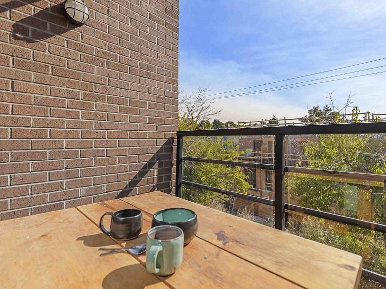 PH20 2150 E Hastings Street