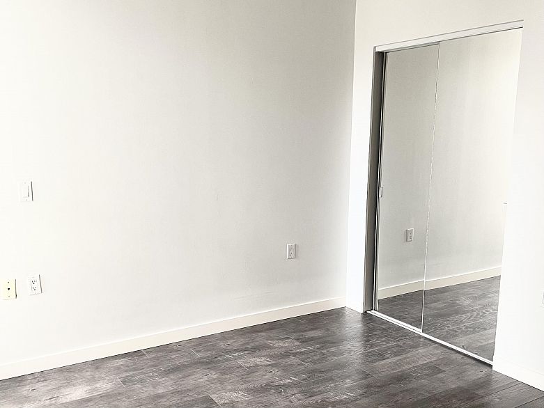 1402 1068 Hornby Street