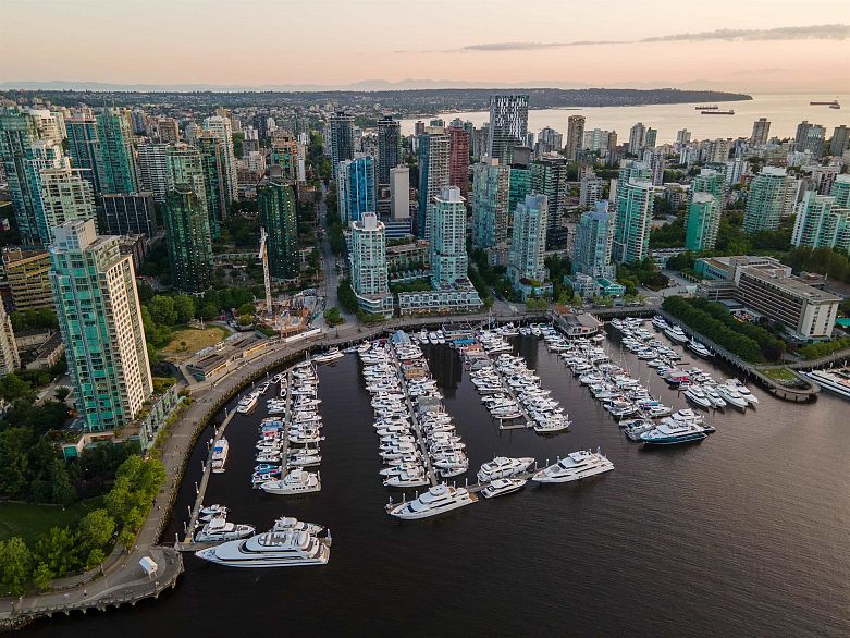 1002 499 Broughton Street