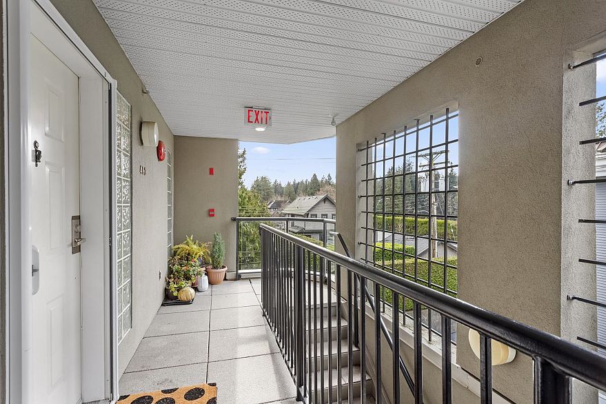 402 4688 W 10th Avenue