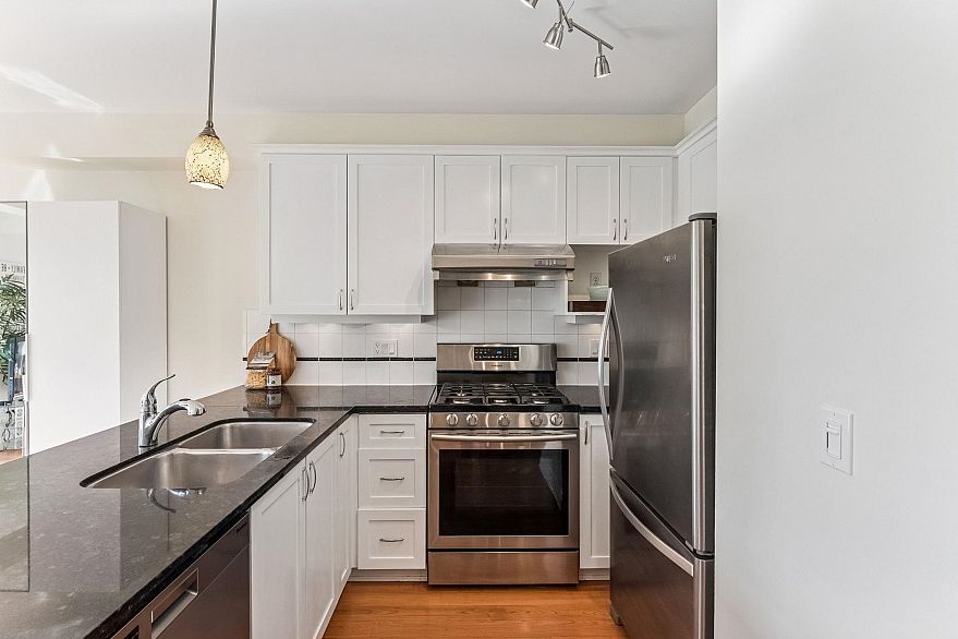 102 3028 W 41st Avenue