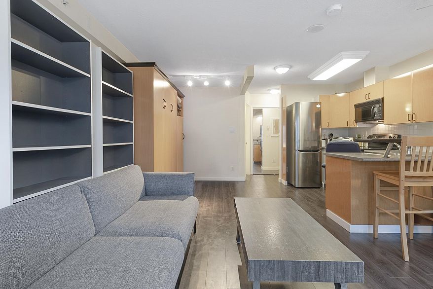 2010 939 Homer Street