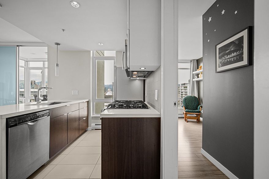 1702 1775 Quebec Street