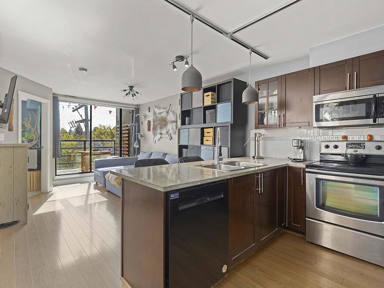 PH20 2150 E Hastings Street