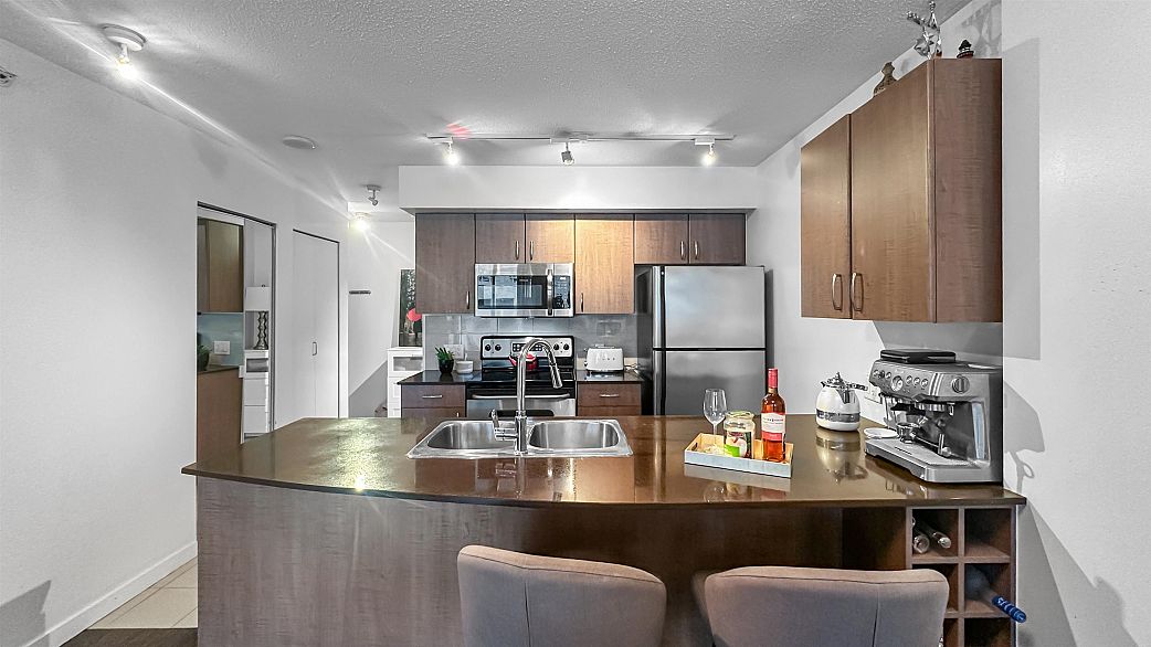 616 610 Granville Street