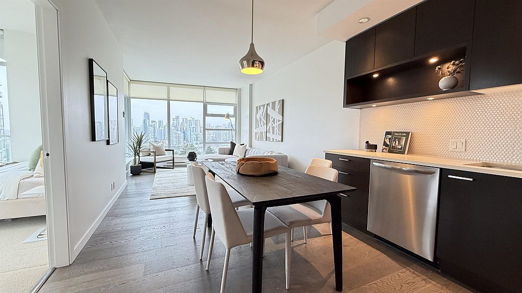 604 2550 Spruce Street