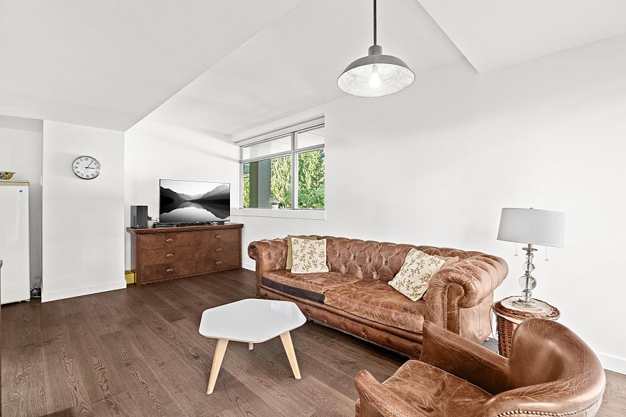 205 5782 Berton Avenue