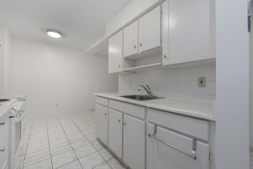 105 1585 E 4th Avenue