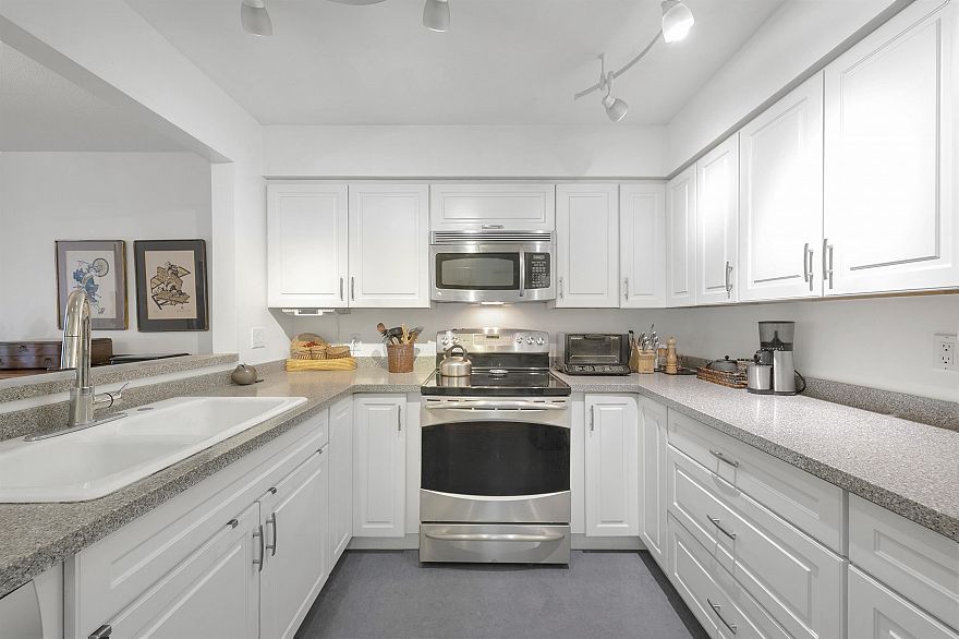 109 2288 W 12th Avenue