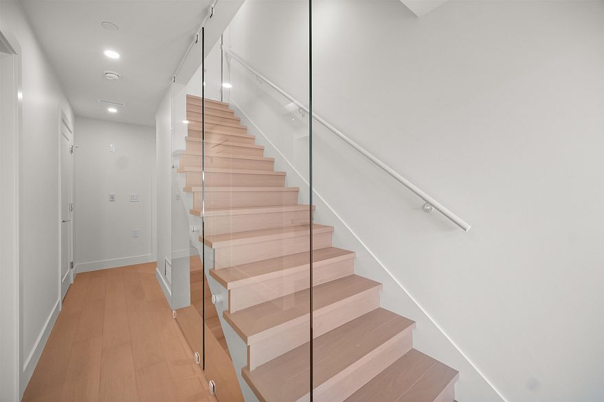 103 1837 E Georgia Street