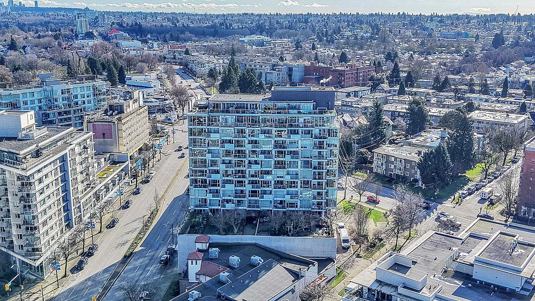 1205 2770 Sophia Street