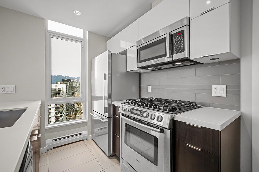 1702 1775 Quebec Street