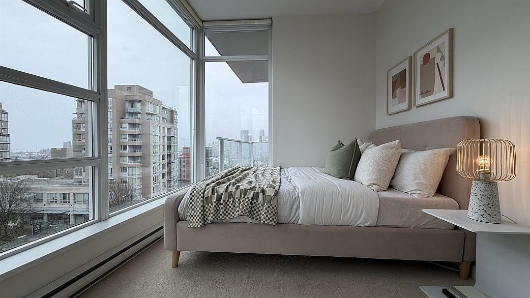 604 2550 Spruce Street