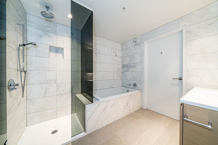 3902 1289 Hornby Street