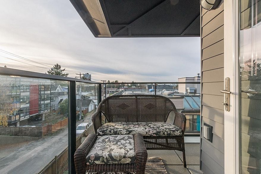 PH1 562 E 7th Avenue