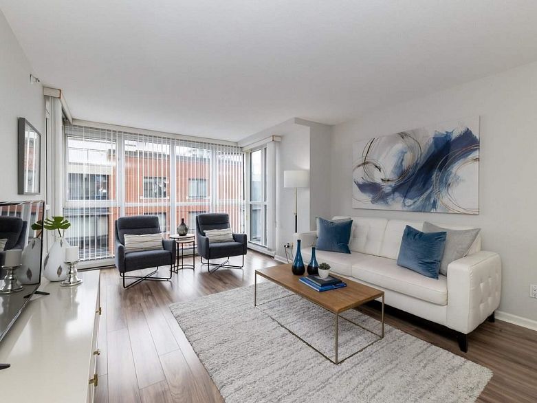 10A 199 Drake Street