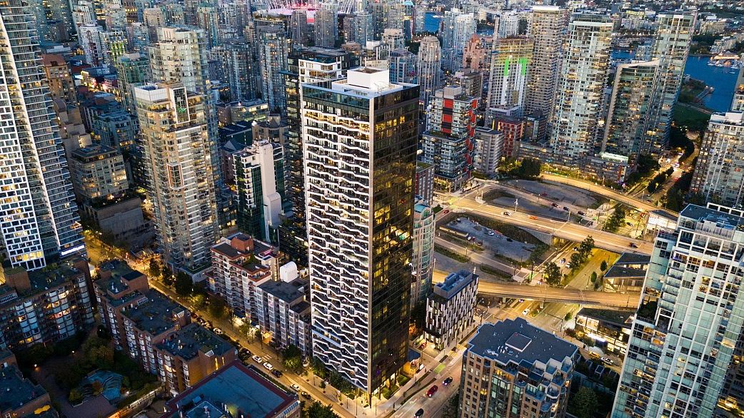 1107 889 Pacific Street