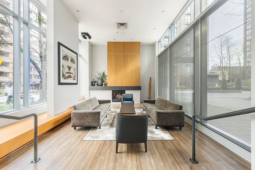 1902 1010 Richards Street