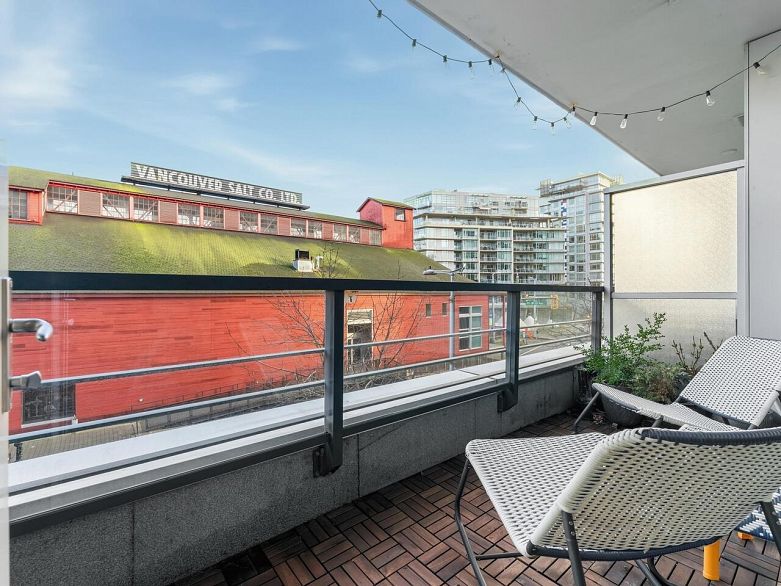 305 123 W 1st Avenue