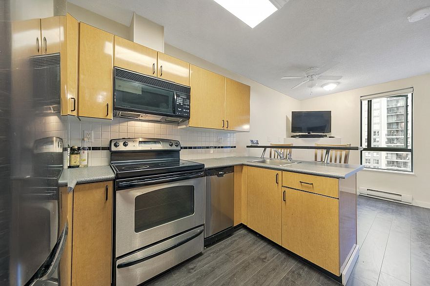 2010 939 Homer Street