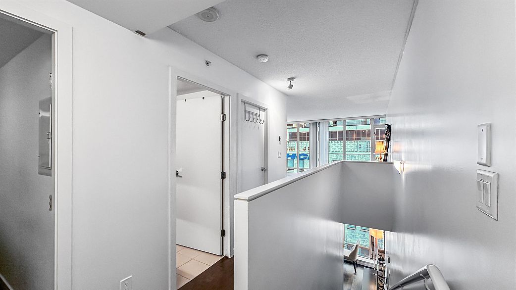 616 610 Granville Street