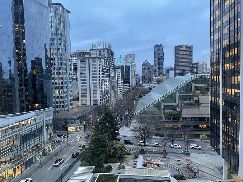 1402 1068 Hornby Street