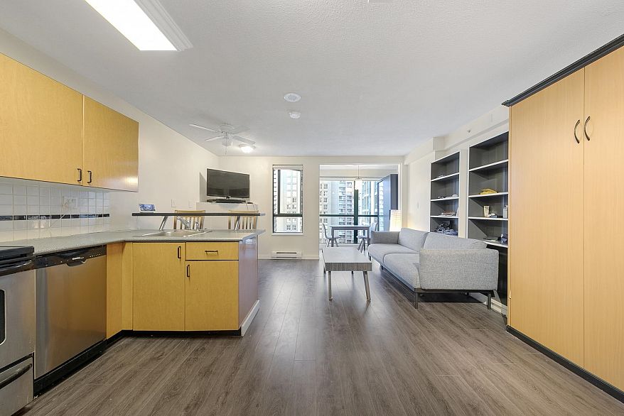 2010 939 Homer Street