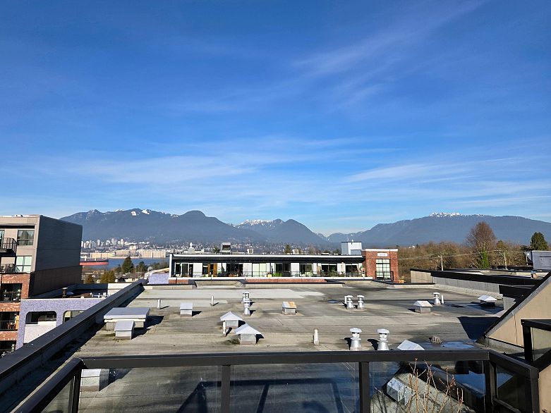 PH20 2150 E Hastings Street