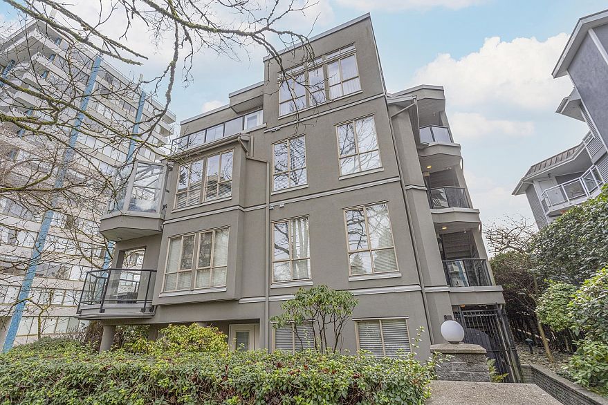 402 4688 W 10th Avenue