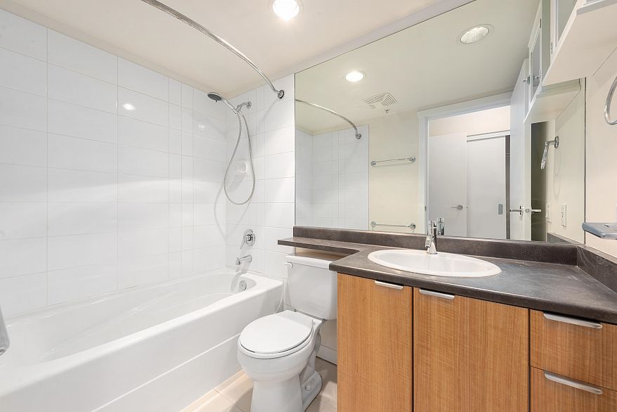 1902 1010 Richards Street