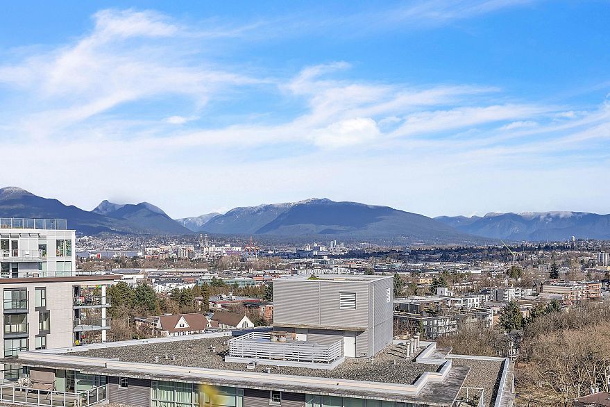 1205 2770 Sophia Street